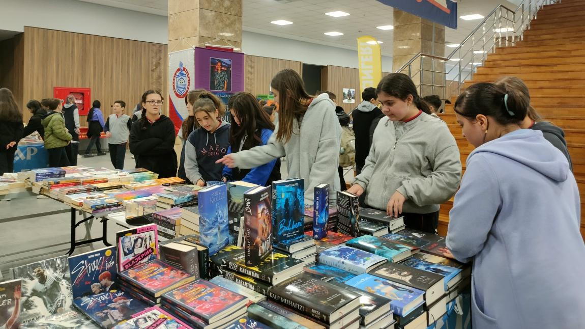 Kitap fuarına katıldık.