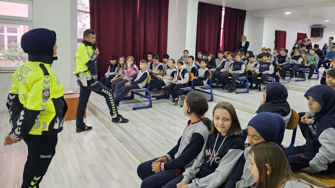 Okulumuzda Trafikle ilgili bilgilendirme yapıldı.