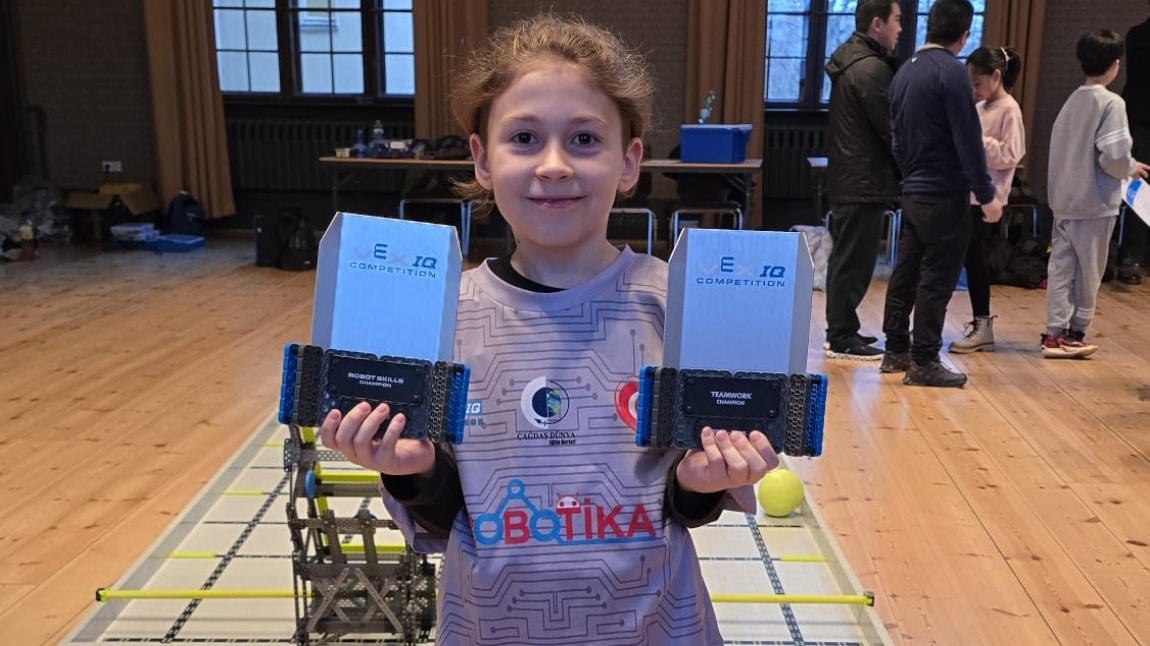 Vex IQ Robotics Competitions Berlin ayağında  Ali Utku Durak ülkemizi temsil ederek birinci oldu.